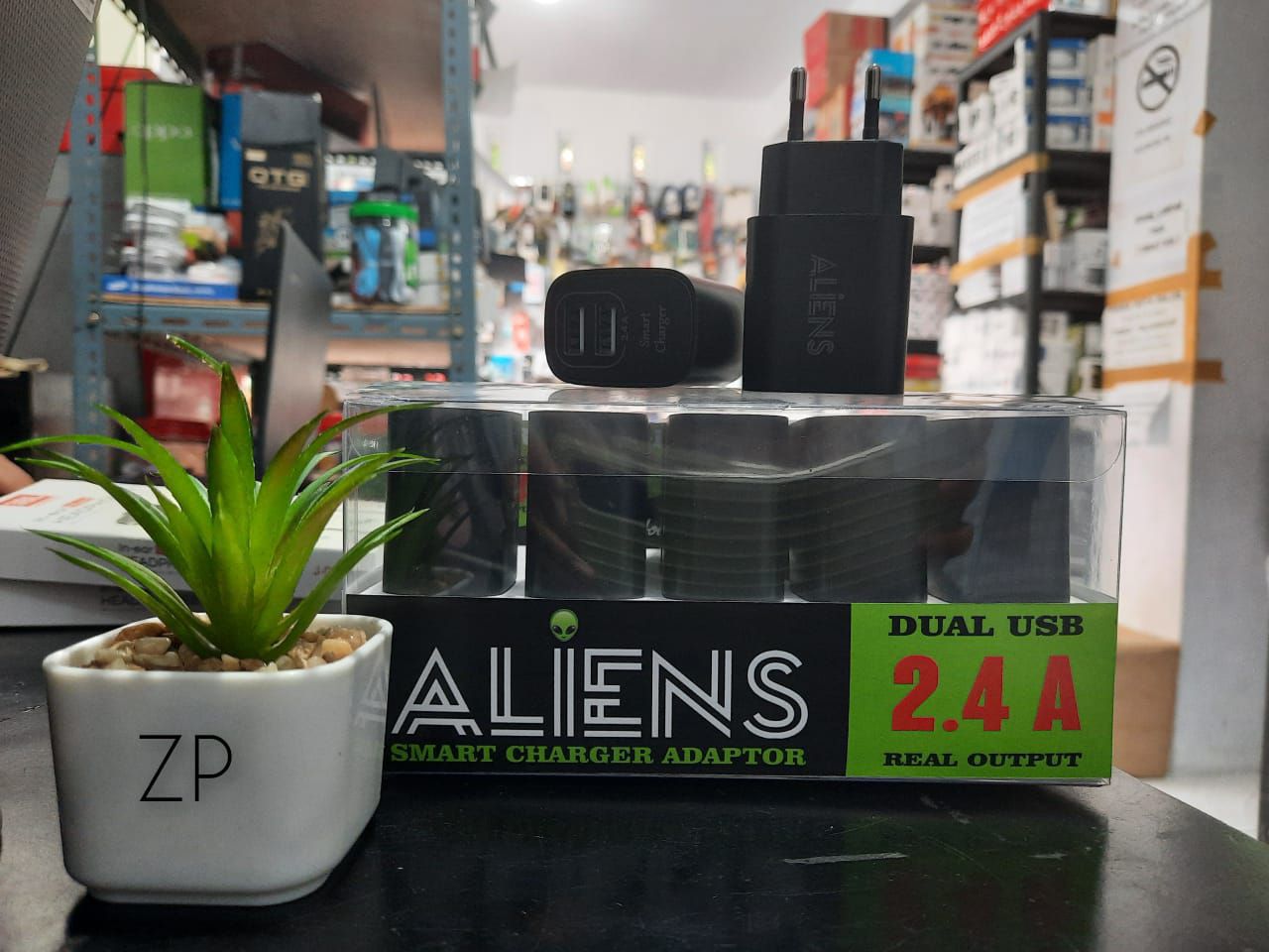 BATOK CHARGER ALIENS 2.4A